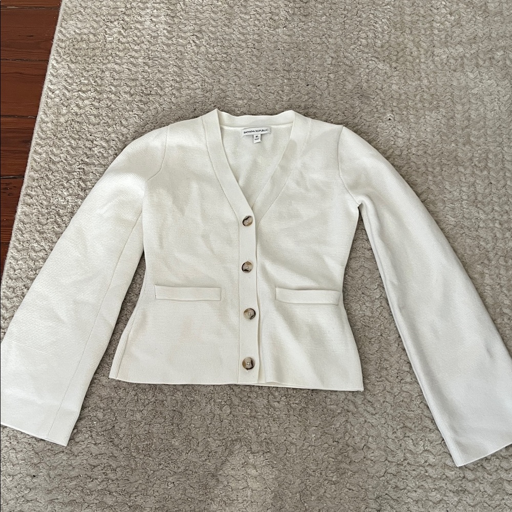 NWOT Banana Republic Eversoft Cotton-Silk Flare-Sleeve Cardigan